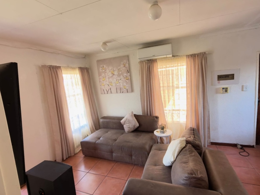 2 Bedroom Property for Sale in Roodepan Northern Cape